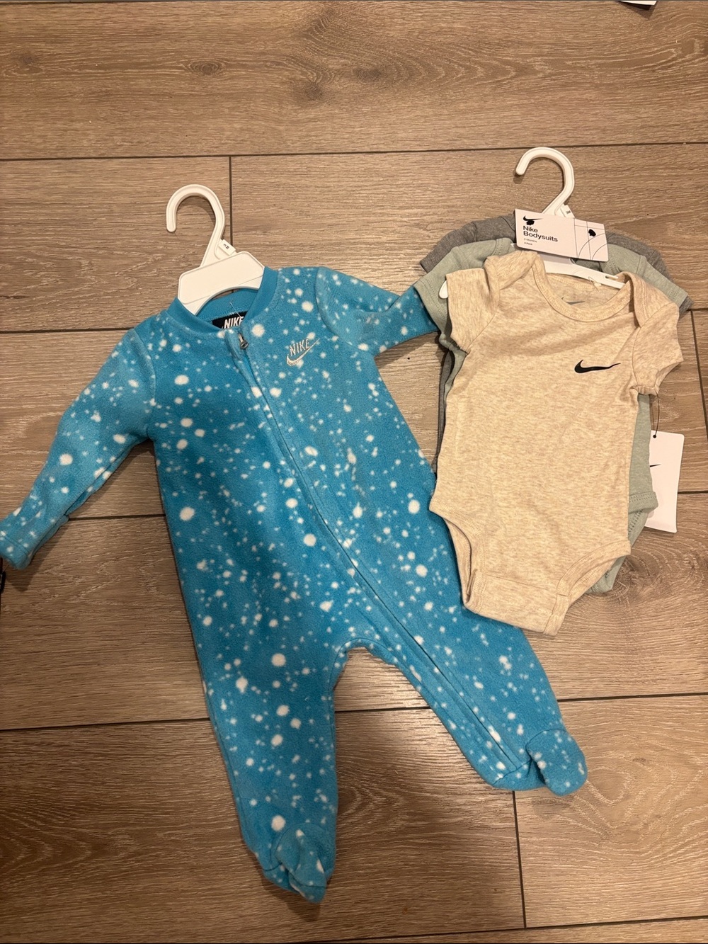 New! Nike bundle 3 mo